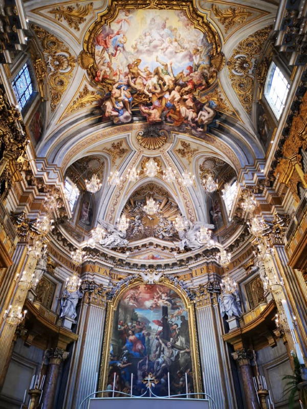 Foto Basilica Santi Apostoli @basilica.santi12apostoli Foto Basilica Santi Apostoli @basilica.santi12apostoli