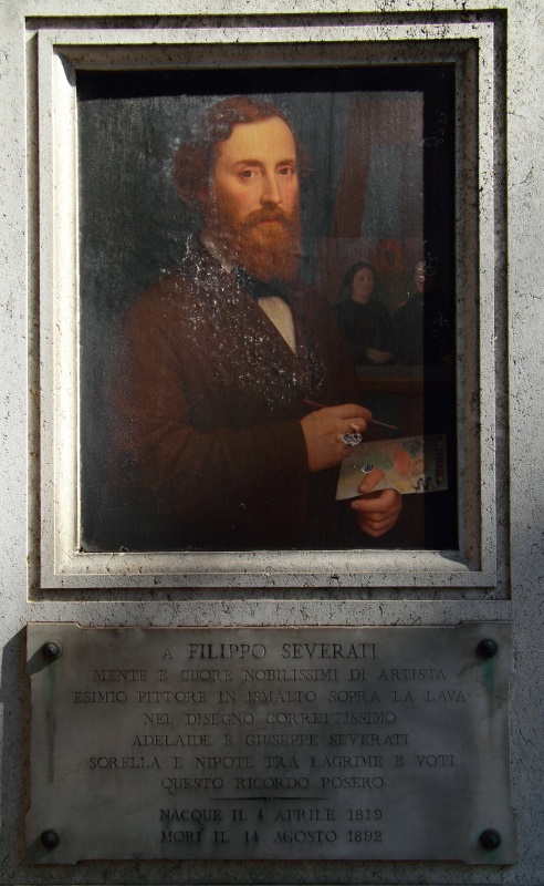 Tomba Filippo Severati - autoritratto ed epigrafe Tomba Filippo Severati - autoritratto ed epigrafe