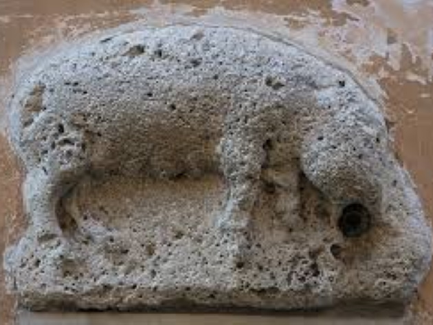 Bassorilievo a via della Scrofa Bassorilievo a via della Scrofa