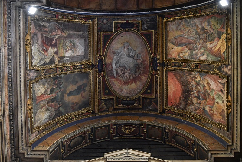 Cappella dell'Annunciazione gli inserti della volta Cappella dell'Annunciazione gli inserti della volta