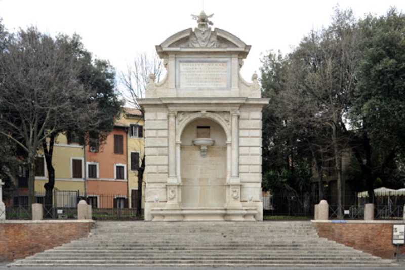 Fontana dell'Acqua Paola in piazza Trilussa Fontana dell'Acqua Paola in piazza Trilussa