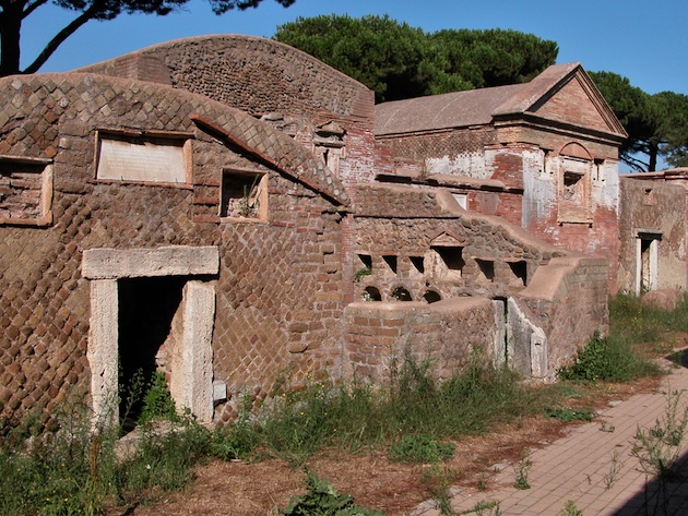 Necropoli di Porto all'Isola Sacra-Foto sito ufficiale Parco Archeologico di Ostia Antica Necropoli di Porto all'Isola Sacra-Foto sito ufficiale Parco Archeologico di Ostia Antica
