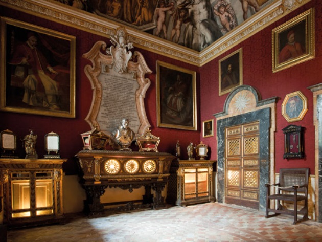 Stanze di San Filippo Neri - La camera rossa