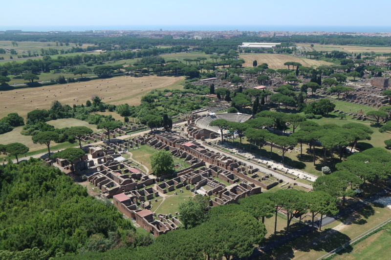 Teatro romano di Ostia Antica Teatro romano di Ostia Antica