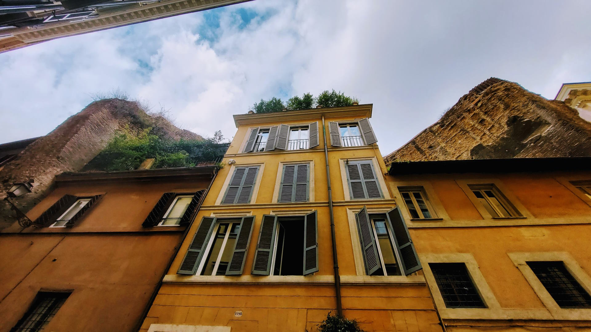 Via dell’Arco della Ciambella e le Terme di Agrippa Via dell’Arco della Ciambella e le Terme di Agrippa