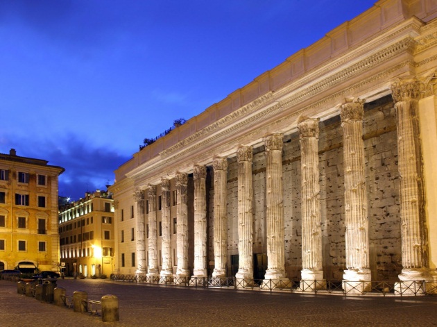 Piazza di Pietra Piazza di Pietra