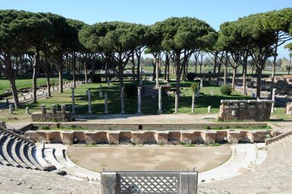 Teatro romano di Ostia Antica Teatro romano di Ostia Antica