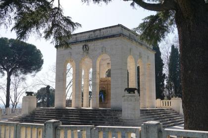 Mausoleo Ossario Garibaldino Mausoleo Ossario Garibaldino