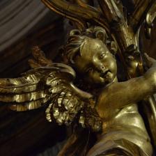 Abside particolare di uno degli angeli portacandelabro Abside particolare di uno degli angeli portacandelabro