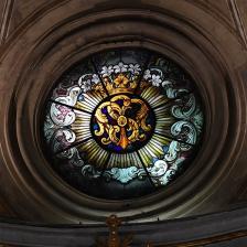 Lo stemma dei Servi di Maria sul rosone principale Lo stemma dei Servi di Maria sul rosone principale