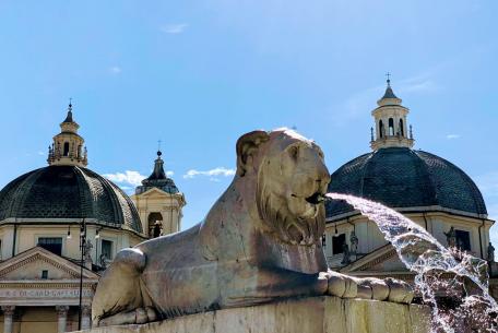 Fontana dei Leoni a piazza del Popolo Fontana dei Leoni a piazza del Popolo