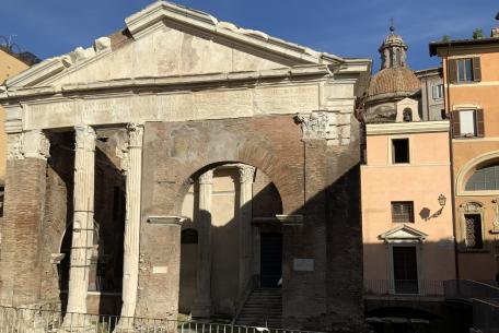 Portico d'Ottavia Portico d'Ottavia